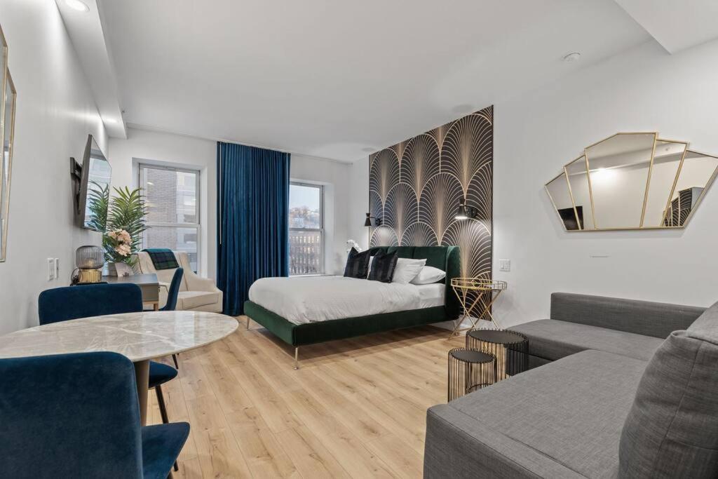 Apartment Initial / Art-deco /